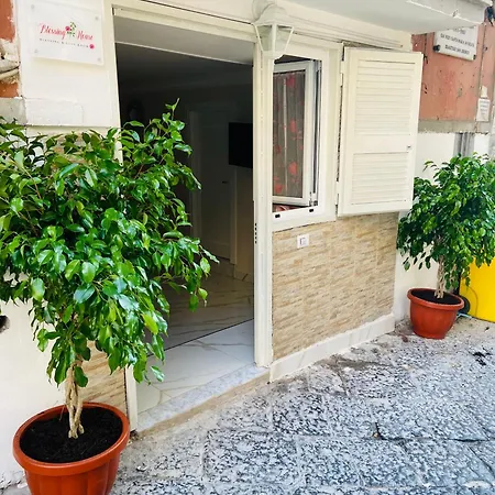 Blessing House Neapol